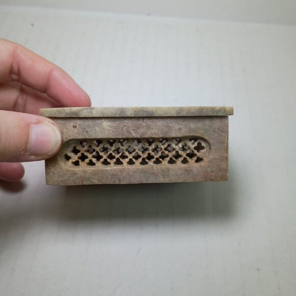 Vintage Handmade Soapstone Trinket Box Mother Of Pearl Floral Inlay Made India - Picture 4 of 7